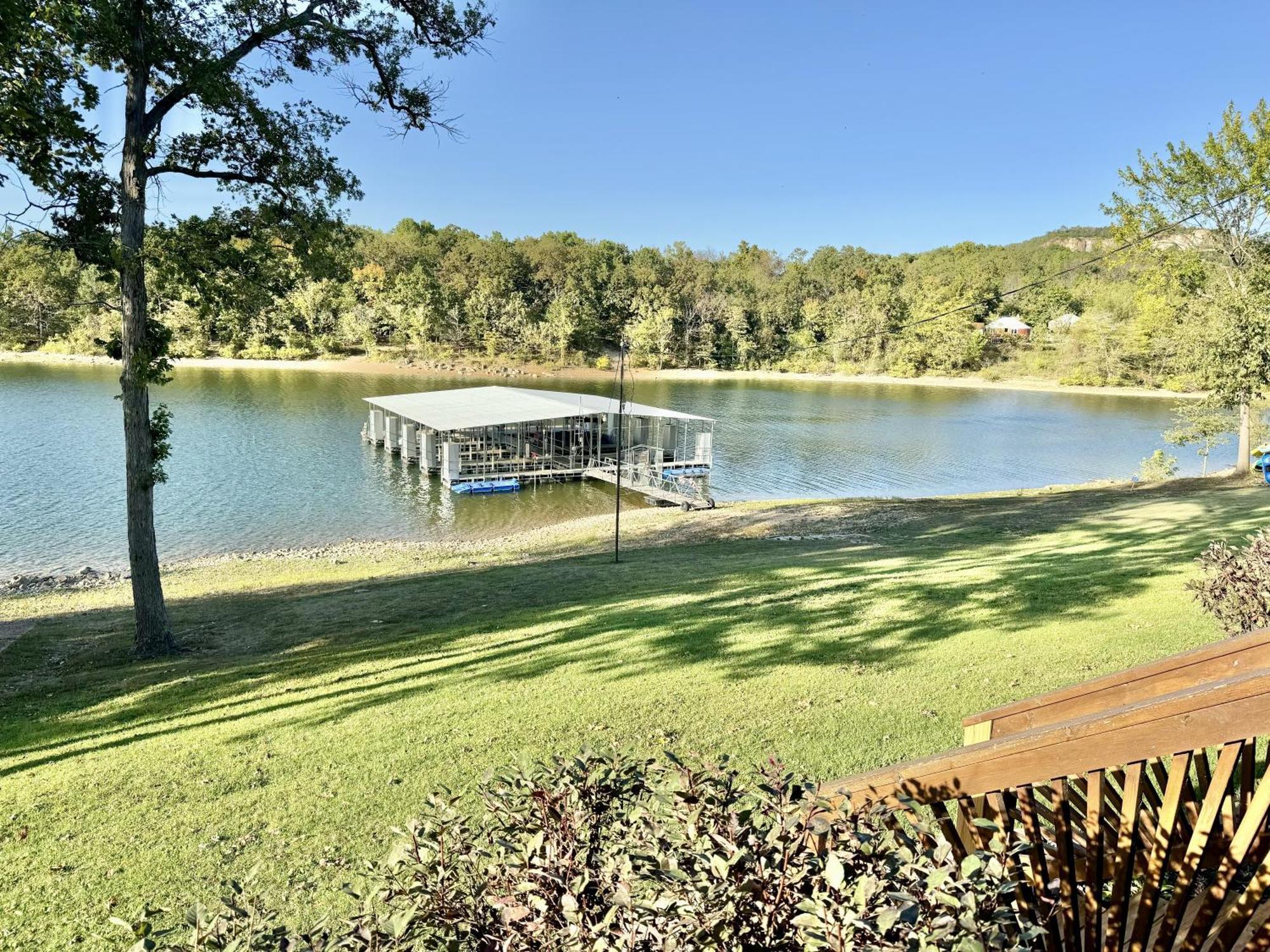 Lower Level Condo B-2 With Dock Hollister Exterior photo